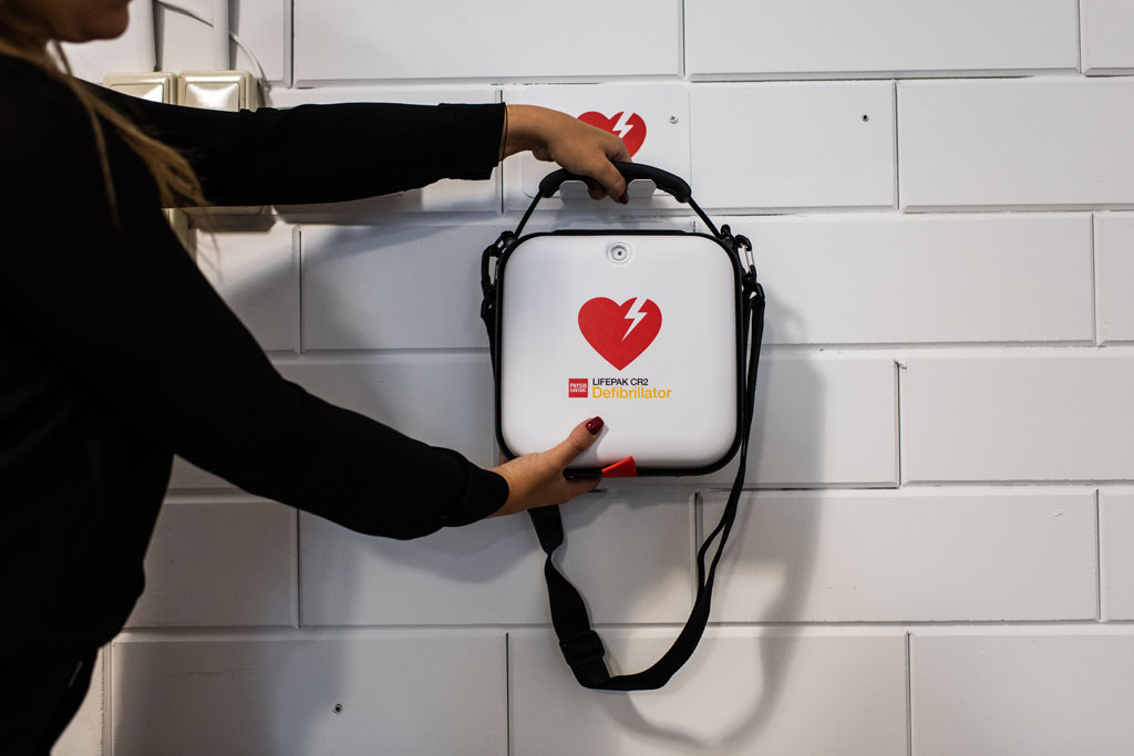 Hangt er een AED bij jou in de buurt?